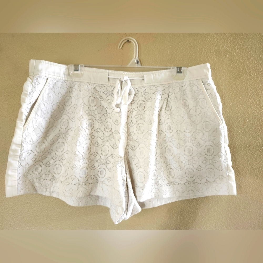 White Linen/Lace Drawstring Shorts